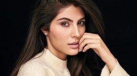 Elnaaz Norouzi zee5 Abhay