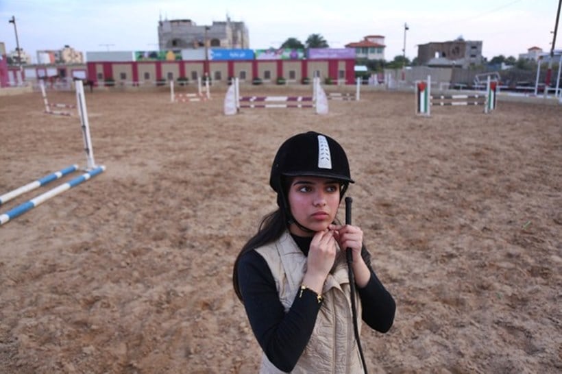 Gaza women walk thin line between hope and despair