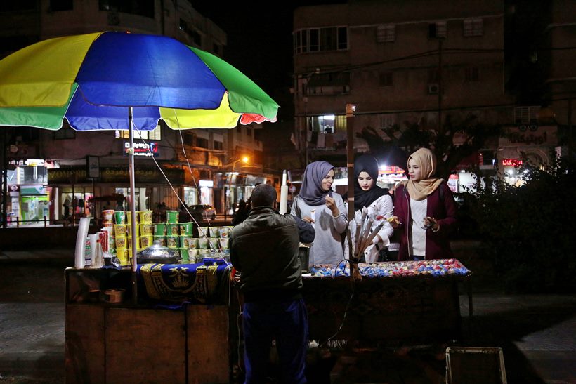 Gaza women walk thin line between hope and despair