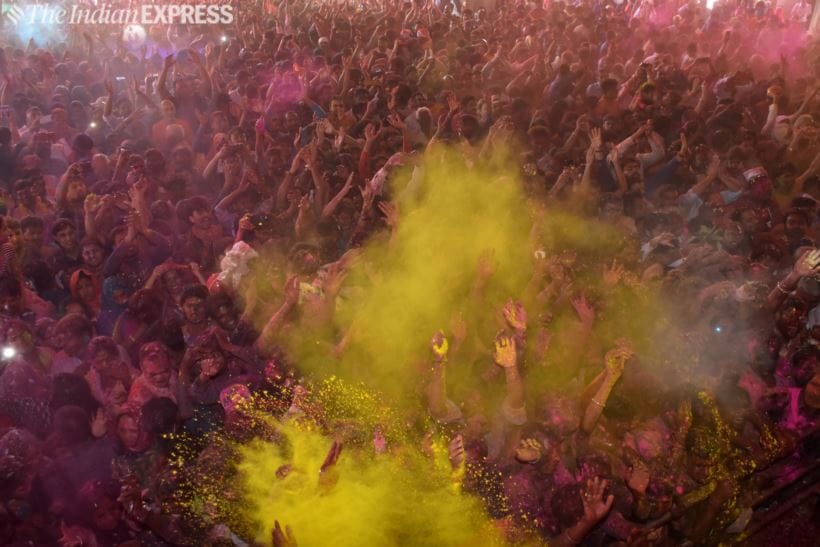 Holi photos, happy holi, holi 2019, holi celebrations, holi pics, holi pictures, holi in india, holi live, holi 2019, indian express