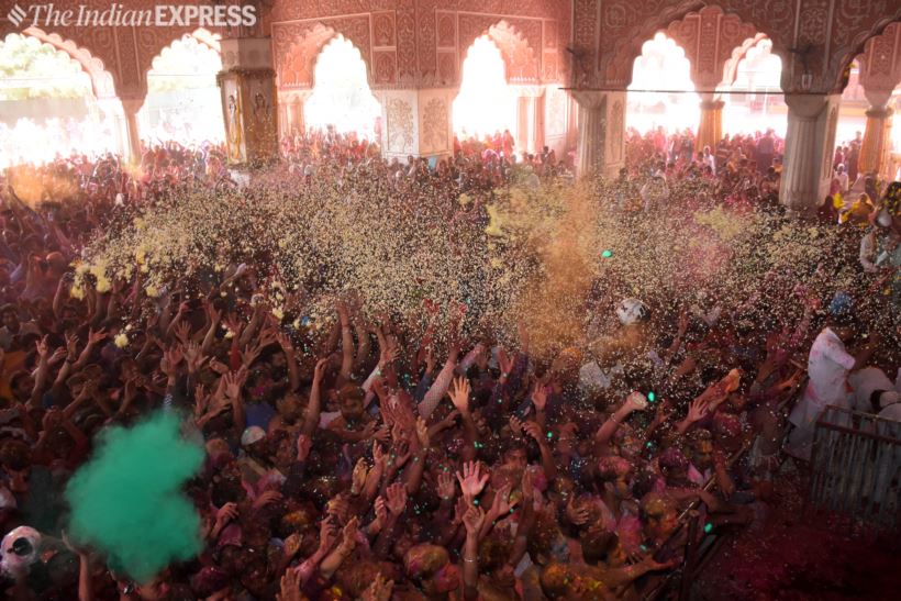 Holi photos, happy holi, holi 2019, holi celebrations, holi pics, holi pictures, holi in india, holi live, holi 2019, indian express