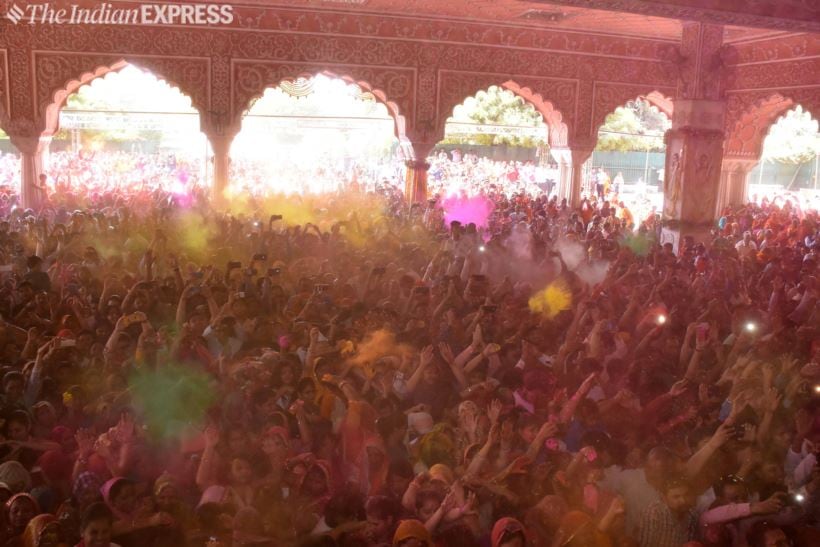 Holi photos, happy holi, holi 2019, holi celebrations, holi pics, holi pictures, holi in india, holi live, holi 2019, indian express