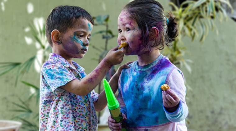 how to get holi powder out of hair