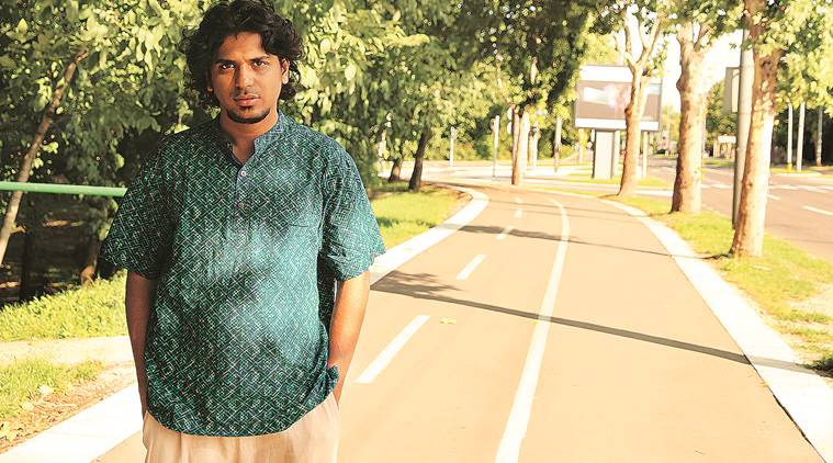 Avyahat, Kaustubh Naik, marathi theatre, jnu, theatre