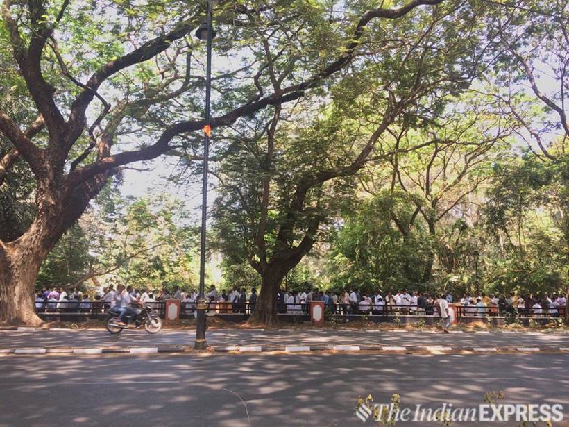 manohar parrikar, manohar parrikar death, manohar parrikar final journey photos, manohar parrikar news, manohar parrikar death news, goa news, goa cm, goa cm news, manohar parrikar funeral, manohar parrikar funeral news, manohar parrikar latest news, goa cm manohar parrikar funeral, manohar parrikar today news, goa latest news, india news, indian express