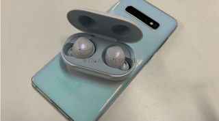 Samsung Galaxy Buds, Samsung Galaxy Buds review, Samsung Galaxy Buds price in India, Samsung Galaxy Buds features, Samsung Galaxy Buds specifications, Samsung Buds