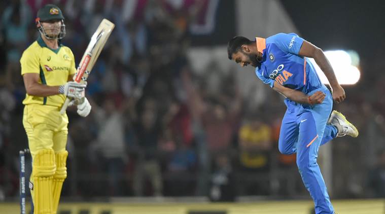 virat kohli, vijay shankar, vijay shankar final over, vijay shankar wickets, kohli, chahal tv, chahal tv video, india vs australia, ind vs aus, india vs australia 2nd odi, ind vs aus 2nd odi, cricket news, indian express