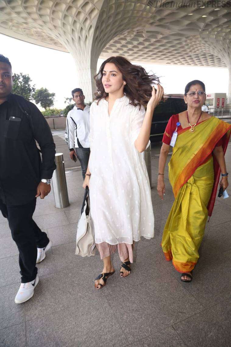 Anushka Sharma, airport fashion, celeb look