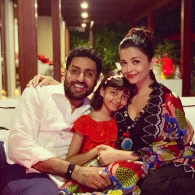 aaradhya bachchan with abhishek and aishwarya