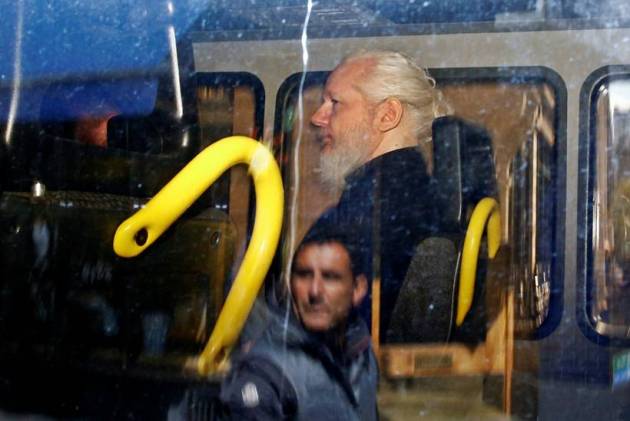 Julian Assange, Julian Assange arrested, WikiLeaks, Wikileaks Julian Assange arrested, Julian assange london, Julian Assange arrest video, Julian Assange ecuador, ecudor Julian assange, Julian Assange news, julian assange photos, Julian assange arrest news, London news, Julian assange britain, britain julian assange, indian express, latest news