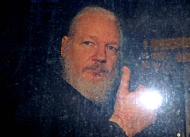Julian Assange, Julian Assange arrested, WikiLeaks, Wikileaks Julian Assange arrested, Julian assange london, Julian Assange arrest video, Julian Assange ecuador, ecudor Julian assange, Julian Assange news, julian assange photos, Julian assange arrest news, London news, Julian assange britain, britain julian assange, indian express, latest news