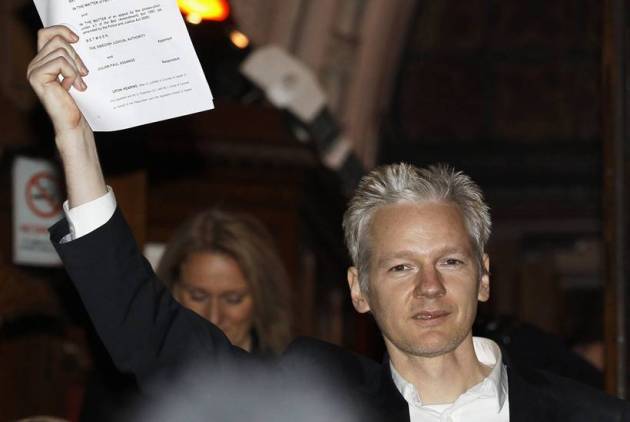 Julian Assange, Julian Assange arrested, WikiLeaks, Wikileaks Julian Assange arrested, Julian assange london, Julian Assange arrest video, Julian Assange ecuador, ecudor Julian assange, Julian Assange news, julian assange photos, Julian assange arrest news, London news, Julian assange britain, britain julian assange, indian express, latest news