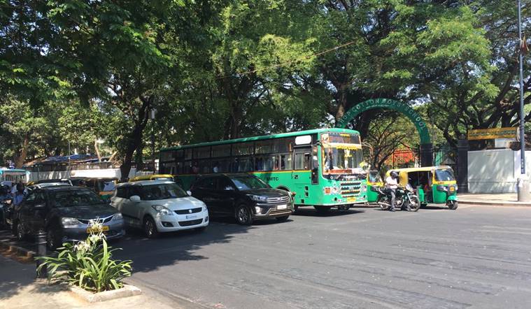 Bangalore-traffic-city-bus-car-signal-759