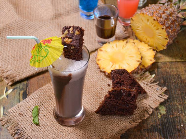 Summer Drinks, Blue Lagoon, sugar syrup, lemon juice, curacao syrup