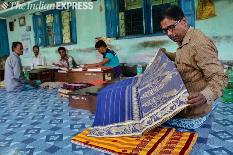 dhaniakhali weavers, handloom industry, west bengal, dhanekhali saris, west bengal weavers, west bengal news, indian express