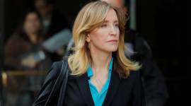 Desperate Housewives' star Felicity Huffman, 12 other to plead guilty in college admissions scam
