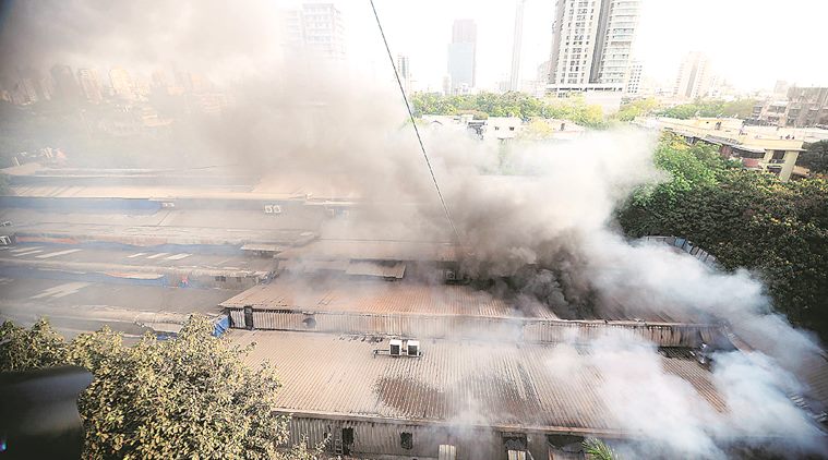 mumbai, fire, mumbai fire, fire in mumbai, fire in mumbai shop, big bazaar, fire brigade, mumbai news, indian express news