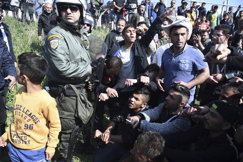 Refugee crisis, migrants greece, greece refugee crisis, internation refugee crisis, migrants photos, refugee photos, greece europe refugees, world photos, indian express