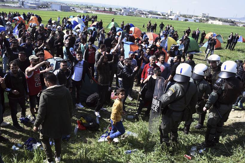 Refugee crisis, migrants greece, greece refugee crisis, internation refugee crisis, migrants photos, refugee photos, greece europe refugees, world photos, indian express