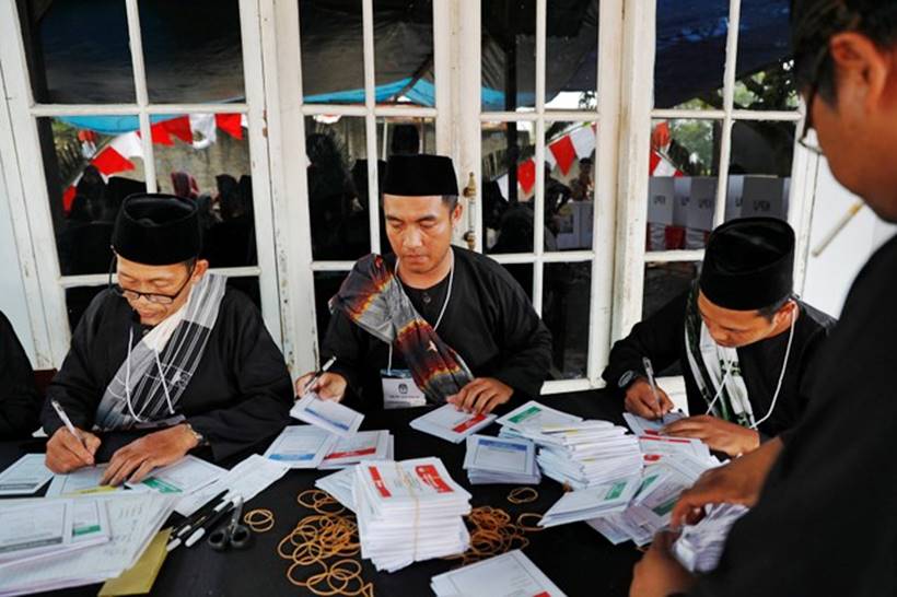 Voting closes in Indonesia's giant one-day election