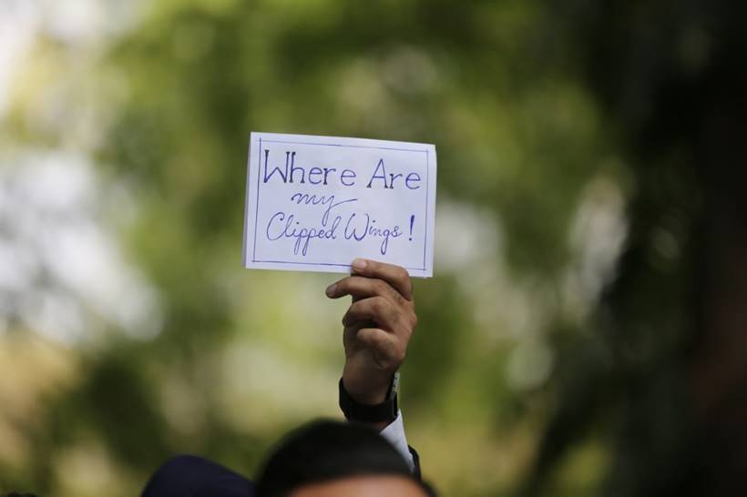 jet airways, jet airways operations, jet airways temporary suspend, jet airways employees, jet airways protest, jet airways sbi, jet airways banks, jet airways employees protest, jet airways bidding, jet airways dgca, indian express news