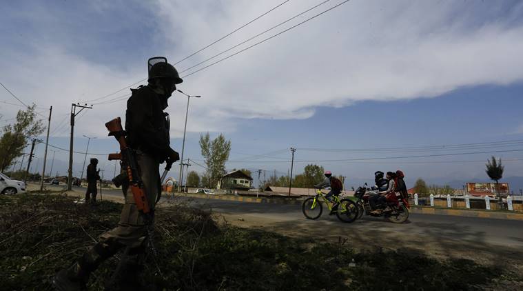 jammu kashmir, jammu and kashmir, jammu kashmir highway ban, highway ban in kashmir, omar abdullah, mehbooba mufti, pdp, people's democratic party, jammu kashmir news, indian express news