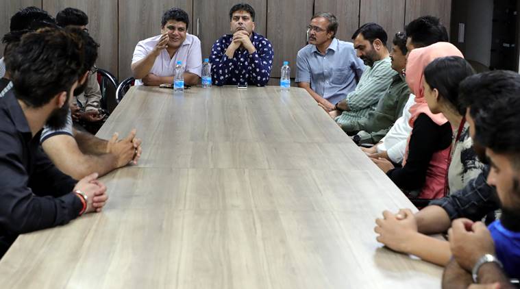 J-K govt reaches out to its students in Pune, discusses problems they face