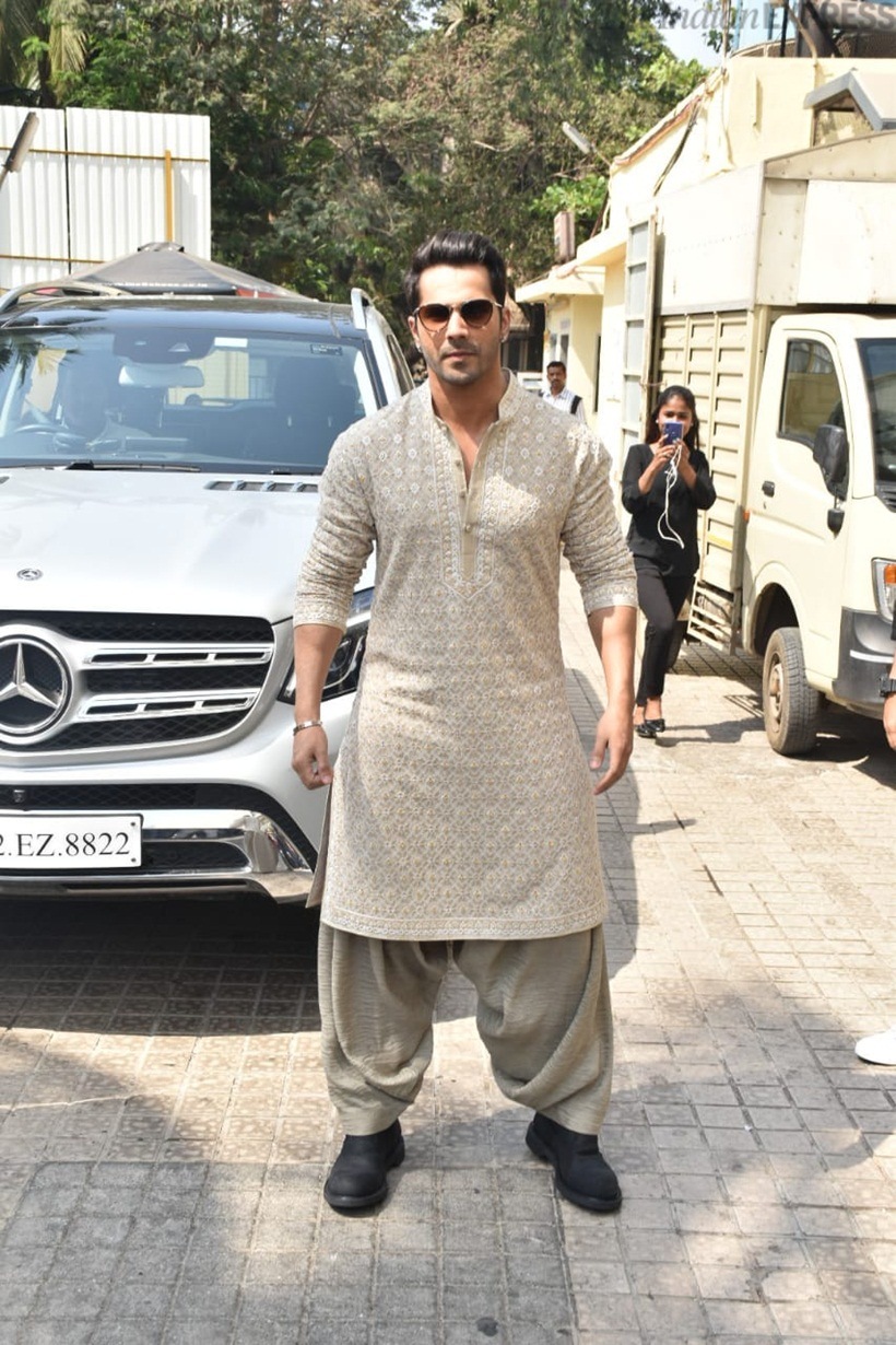 varun dhawan at kalank trailer launch in mumbai