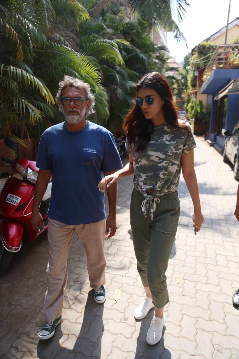 kriti sanon with rakeysh omprakash mehra