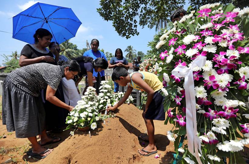 sri lanka attacks, sri lanka bomb blasts, sri lanka photos, indians killed in sri lanka, JD(S) workers, sri lanka emergency, sri lanka easter attacks, sri lanka suicide bomb attacks, indian express