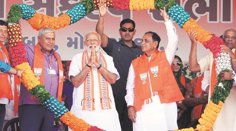 Family rule looting poor: Modi