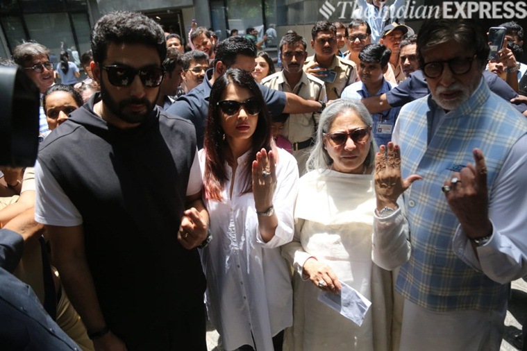   amitabh bachchan with his family 