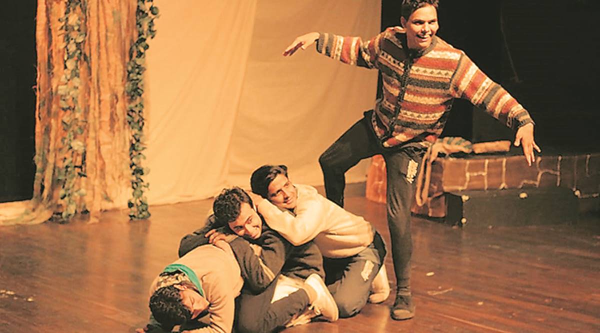 Pramod Pathaks play, Himalayan folklore, Pramod Pathaks play Dolkar Doma Aur Yeti, Dolkar Doma Aur Yeti, Prithvi Theatre mumbai,