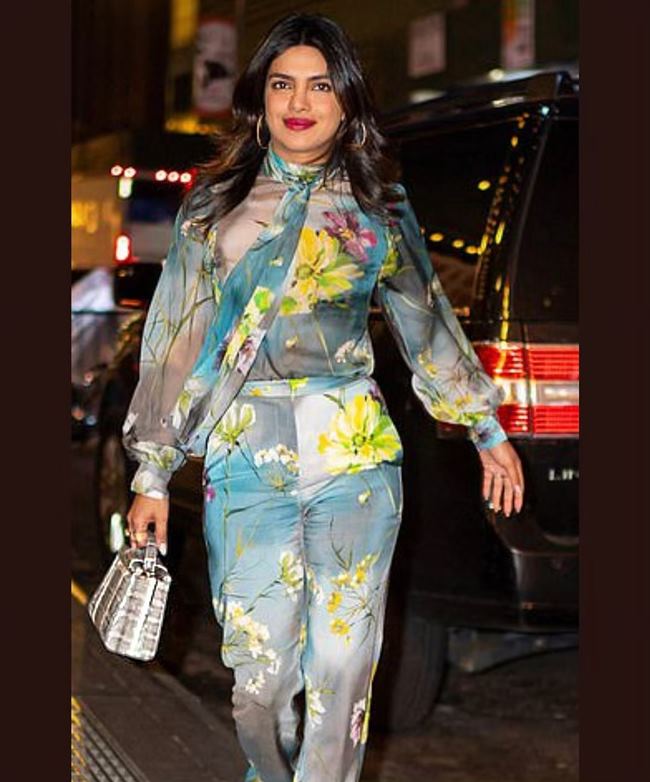 katrina kaif, priyanka chopra, kriti sanon, alia bhatt, sonam kapoor, anushka sharma, fashion, celeb fashion, manish malhotra, Virat Kohli, indian express, indian express news