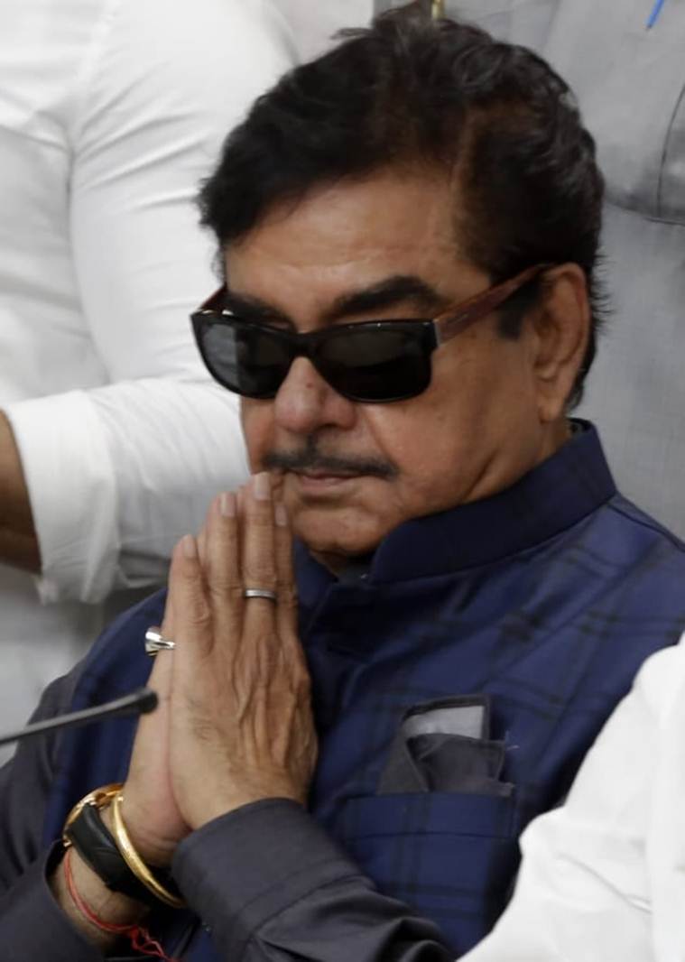 shatrughan sinha, shatrughan sinha congress, congress, shatrughan sinha joins congress, bjp shatrughan sinha, 2019 lok sabha elections