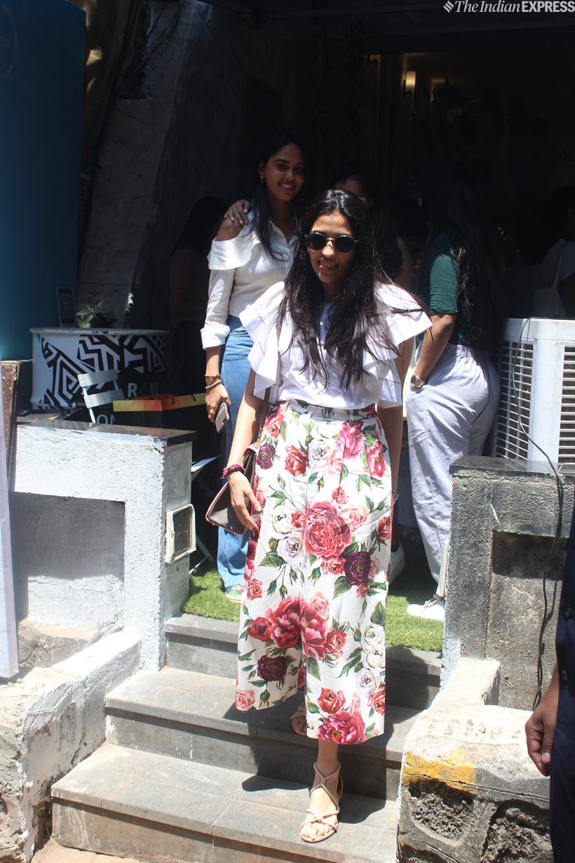 shloka mehta with friends