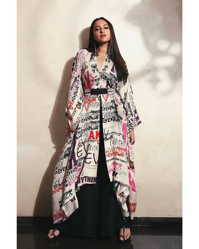 Alia bhatt, malaika arora, priyanka chopra, kareena kapoor khan, madhuri dixit, sonakshi sinha, fashion, celeb fashion, fashion hits and misses, indian express, indian express news