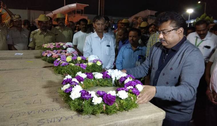 sri lanka blasts, sri lanka terrorist attack, sri lanka terror attack, bomb blasts in sri lanka, mea advisory, mea advisory on sri lanka, mea travel advisory, travel advisory for indians, indian tourists to sri lanka, suicide attacks, indian express