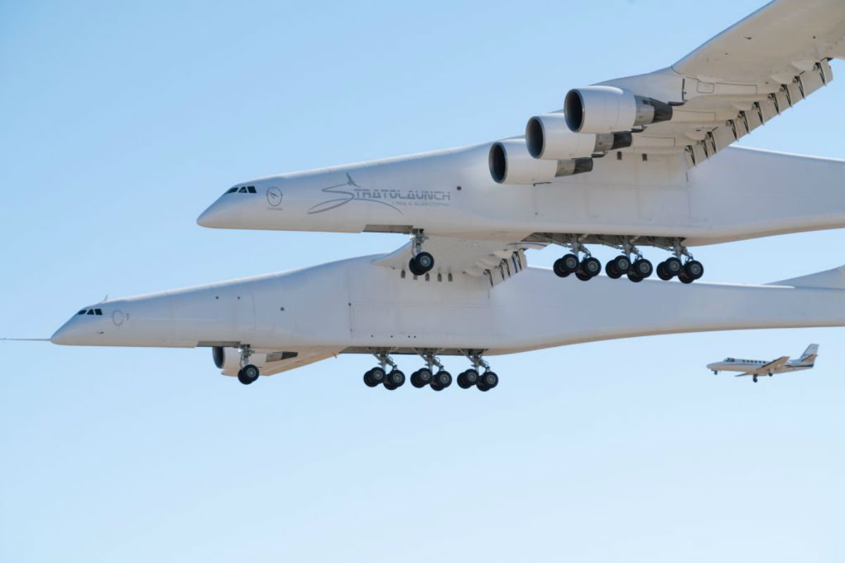 Stratolaunch, world largest plane, Stratolaunch first flight, Worlds largest plane first flight, Stratolaunch plane, Stratolaunch aircraft, stratolaunch flying launch pad, world largest plane test flight, stratolaunch plane test flight, Mojave Air and Space Port, Mojave Desert