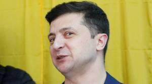 Ukraine's presidential vote pits comedian against incumbent