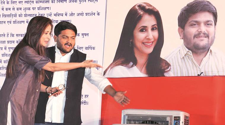 Congress’s promise to Mumbai youth: Free education, job guarantee, urmila matondkar