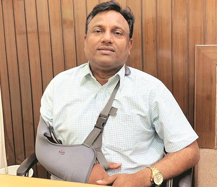Chandigarh, Chandigarh BJP, Chandigarh potholes, pothole bjp, bjp councillor chandigarh, Vinod Aggarwal Chandigarh, Indian Express