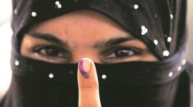 lok sabha elections, lok sabha elections 2019, lok sabha polls, mumbai elections, election in mumbai, voting, voters, inked fingers, disounts, election news, indian express news