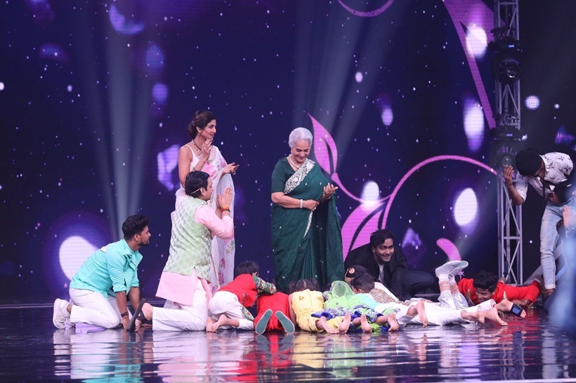 waheeda rehman and asha parekh perform on super dancer