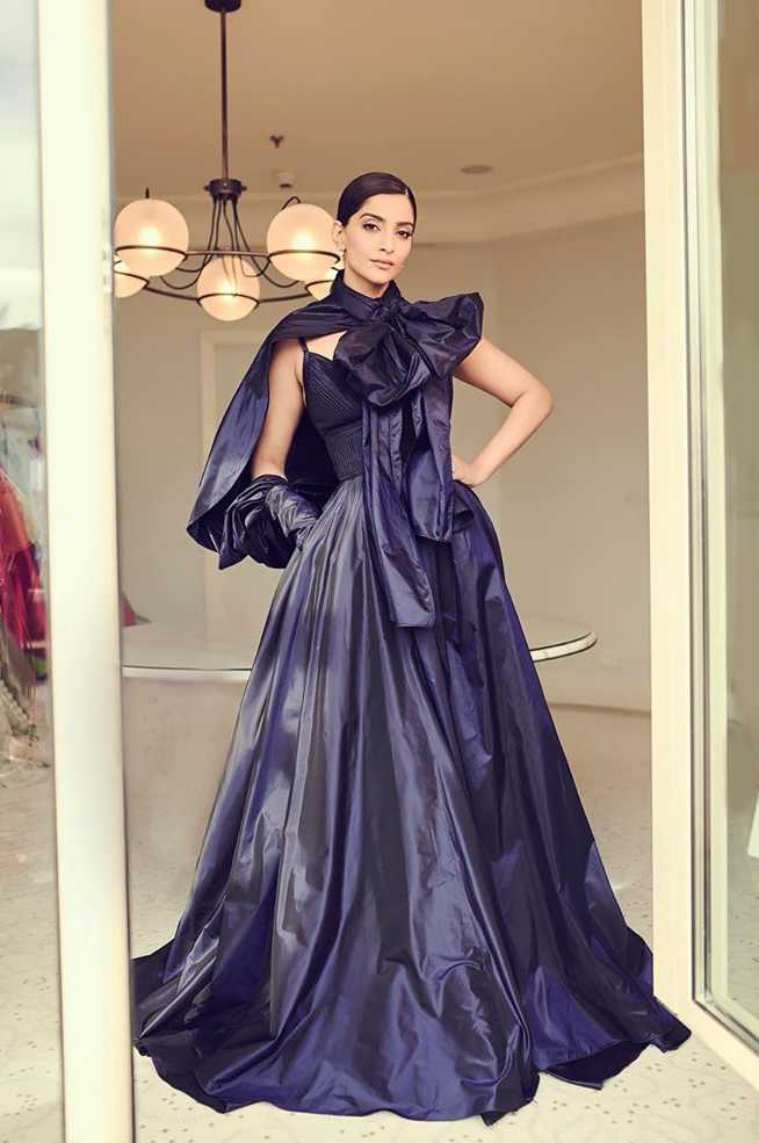 sonam kapoor images cannes