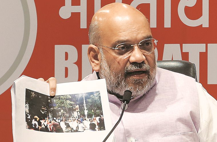 kolkata violence, election commission kolkata violence,pm modi kolkata violence, mamata banerjee kolkata violence, pm modi mamata banerjee, kolkata violence videos, kolkata violence, ishwar Chandra Vidyasagar, Vidyasagar bust vandalised, amit shah, amit shah road show in kolkata, violence at amit shah road show, violence in kolkata