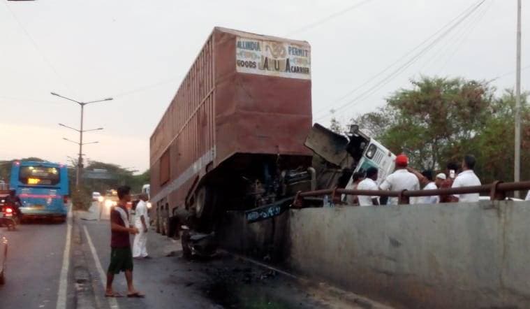 accident,UP. car, truck, seven died, Indian express
