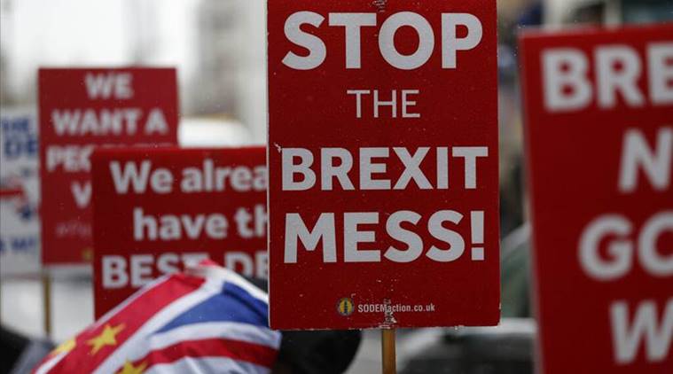 Britain's two main parties get Brexit bashing in local election