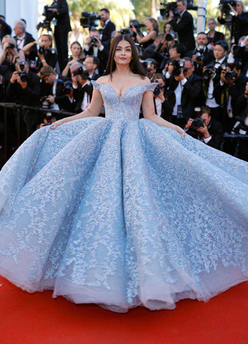 Cannes Film Festival, powerful looks, memorable looks of all times, audrey hepburn, julia roberts, Princess Diana, Madonna, Charlize Theron, Alessandra Ambrosio, Blake Lively, Bella Hadid, Natalie Portman, Freida Pinto, Hollywood, Italian, actors, actresses at Cannes, glamourous looks of all times, glamour quotient, Emilia Clarke, Cannes, French, France, cinematic voice, new cinema, Paris, French Riviera festival, coast off Maine, French Riviera, Aishwarya Rai Bachchan, indianexpress.com, indianexpressonline, indianexpress, Cannes 2019, Cannes over the years, latest photoshoots, actresses