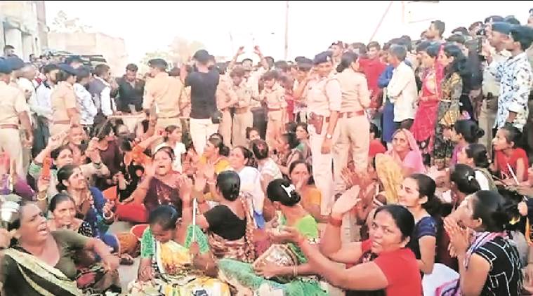 Gujarat, Gujarat dalit, Gujarat dalit wedding, Gujarat dalit wedding stones pelted, Gujarat dalit bridegroom, dalit riding horse, Gujarat dalit social boycott, dalit atrocities, crime against dalits, gujarat news